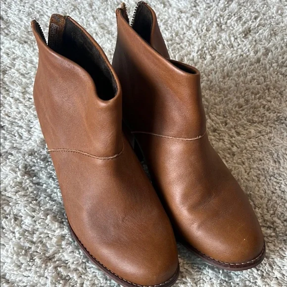 Tom’s Leather Booties - Picture 1 of 5